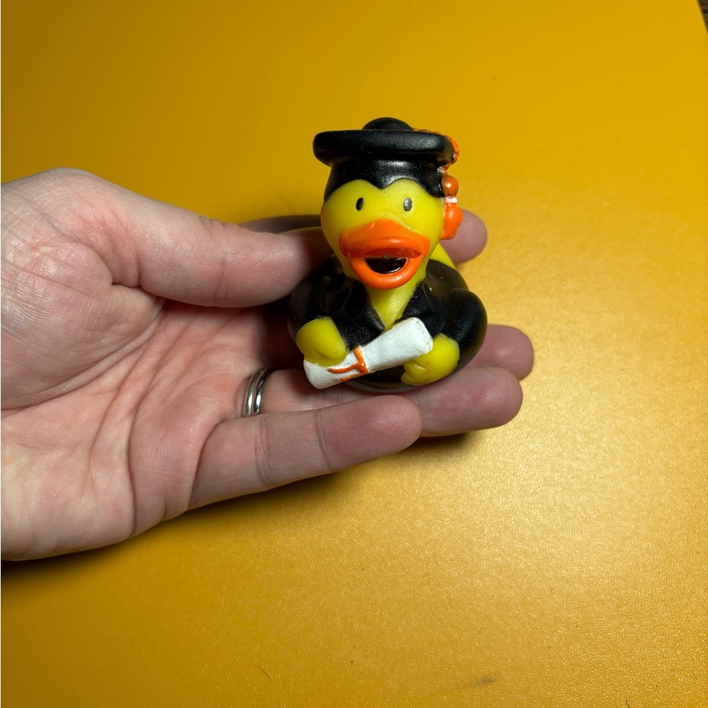 🌤️ Graduation Rubber Duck - Picture 2 of 2